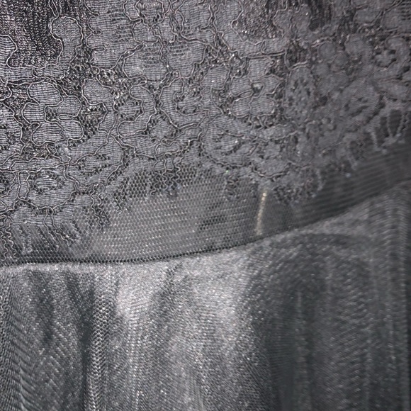 Knee length formal dress - Picture 5 of 6